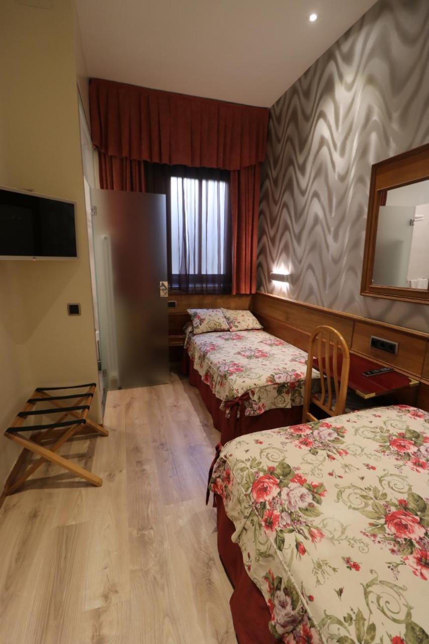 Hostal Hispano - Argentino Gran Via Madrid Exterior foto